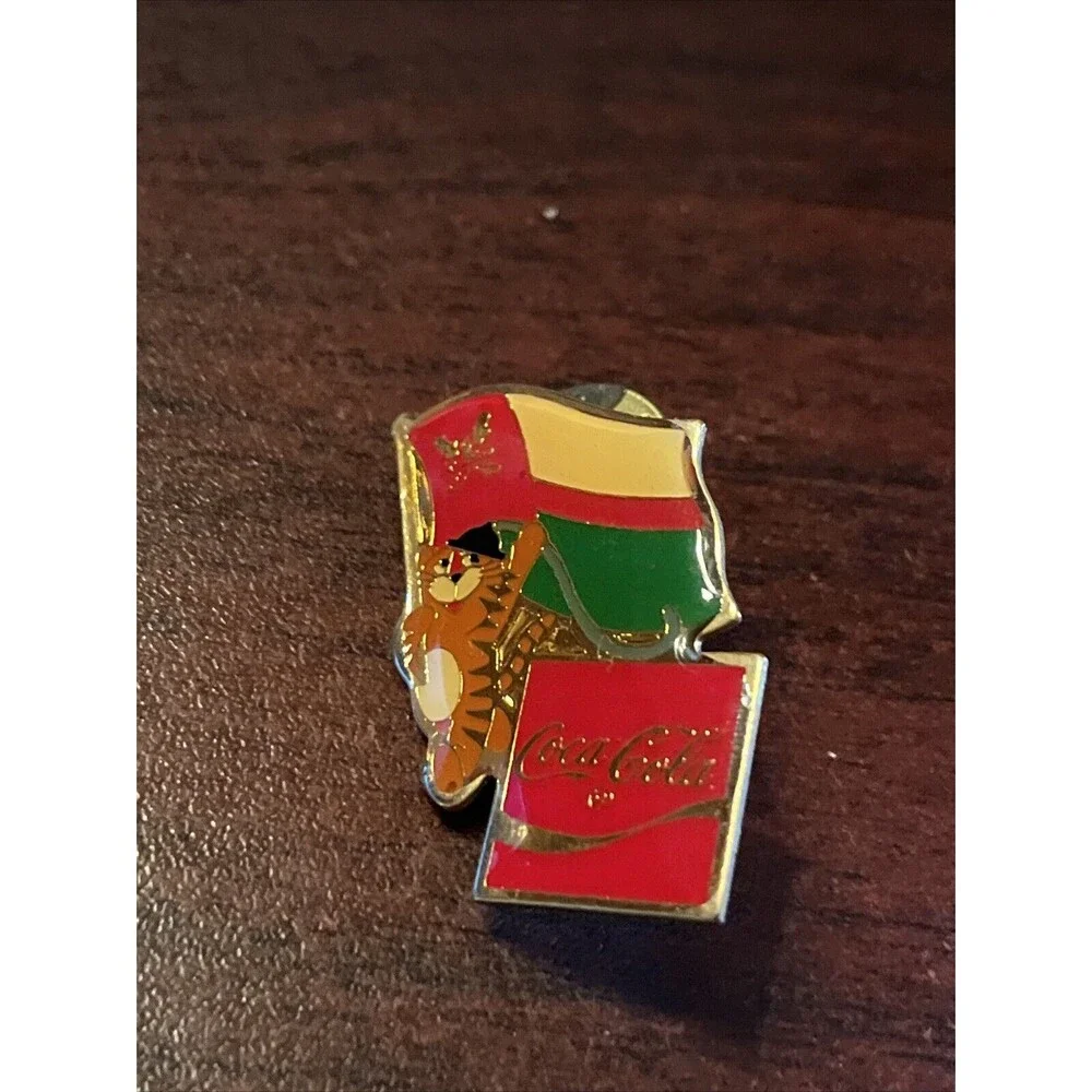 Vintage 1988 Seoul Olympics‎ Coca Cola Hodori Tiger Oman Flag Lapel Pin